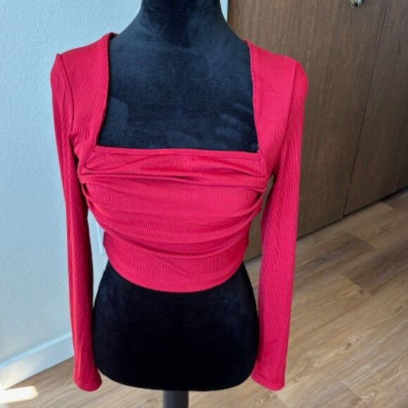 Cider Red Ruched Cropped Long Sleeve Top NWT Small - Picture 1 of 7